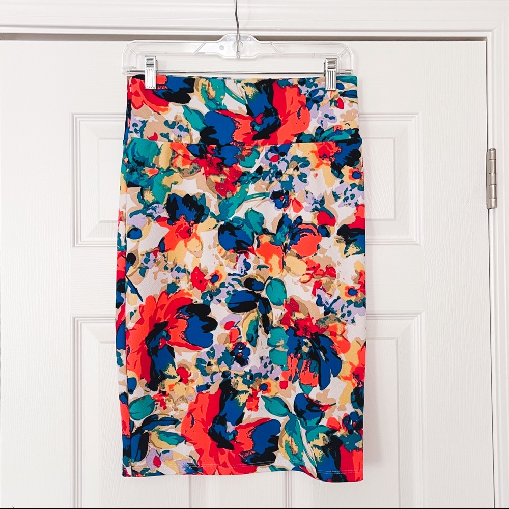 NWOT Watercolor Floral LuLaRoe Cassie